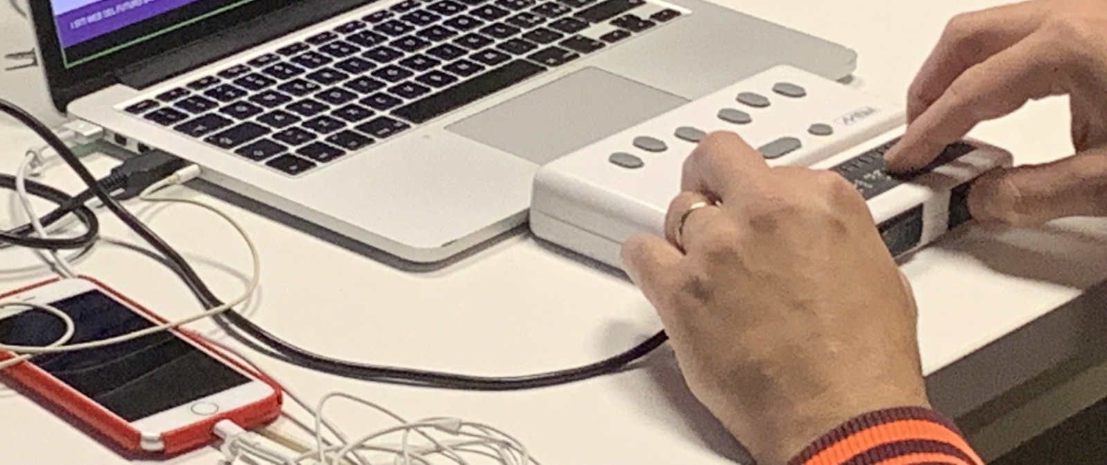 Screen reader e barra braille